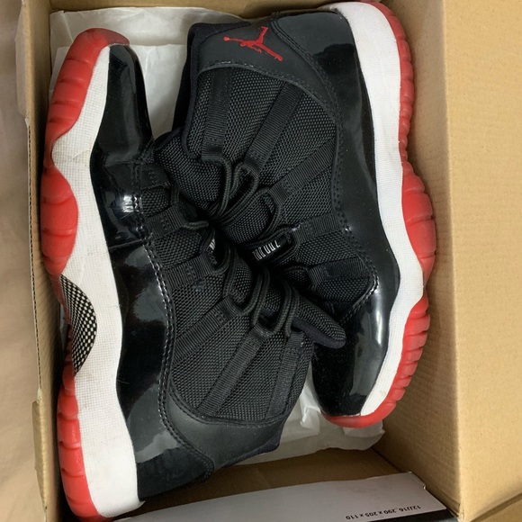 Air Jordan Bred 11 5.5 - Picture 1 of 7